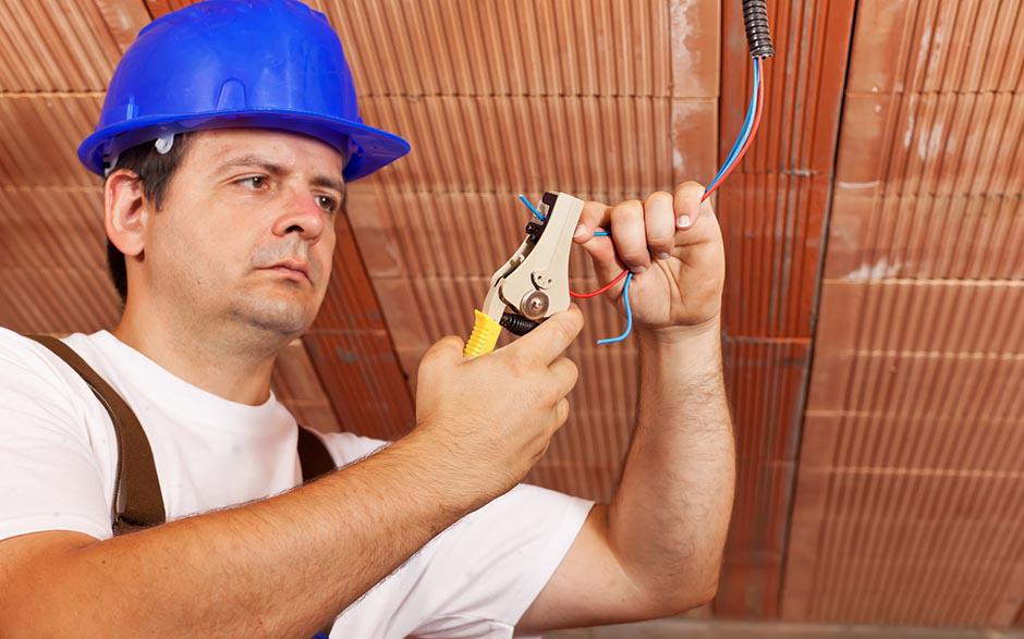 besoin d'un électricien Paris 8