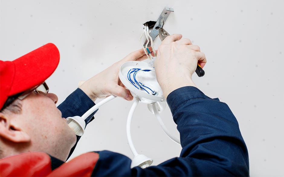 besoin d'un électricien Paris 8